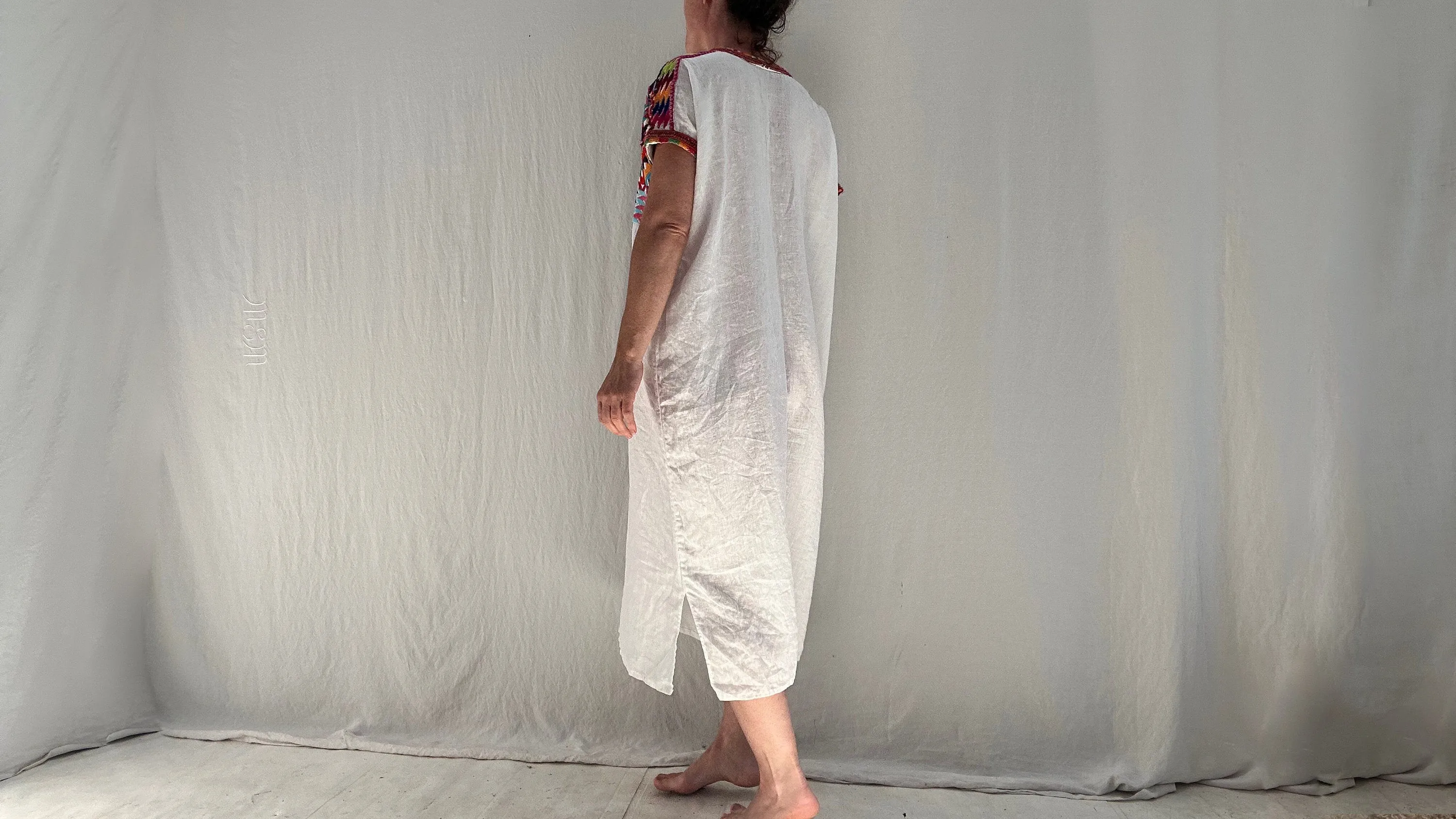 Vintage Guatemalan Huipil Linen Dress. Santa Apolonia. Hand-Woven