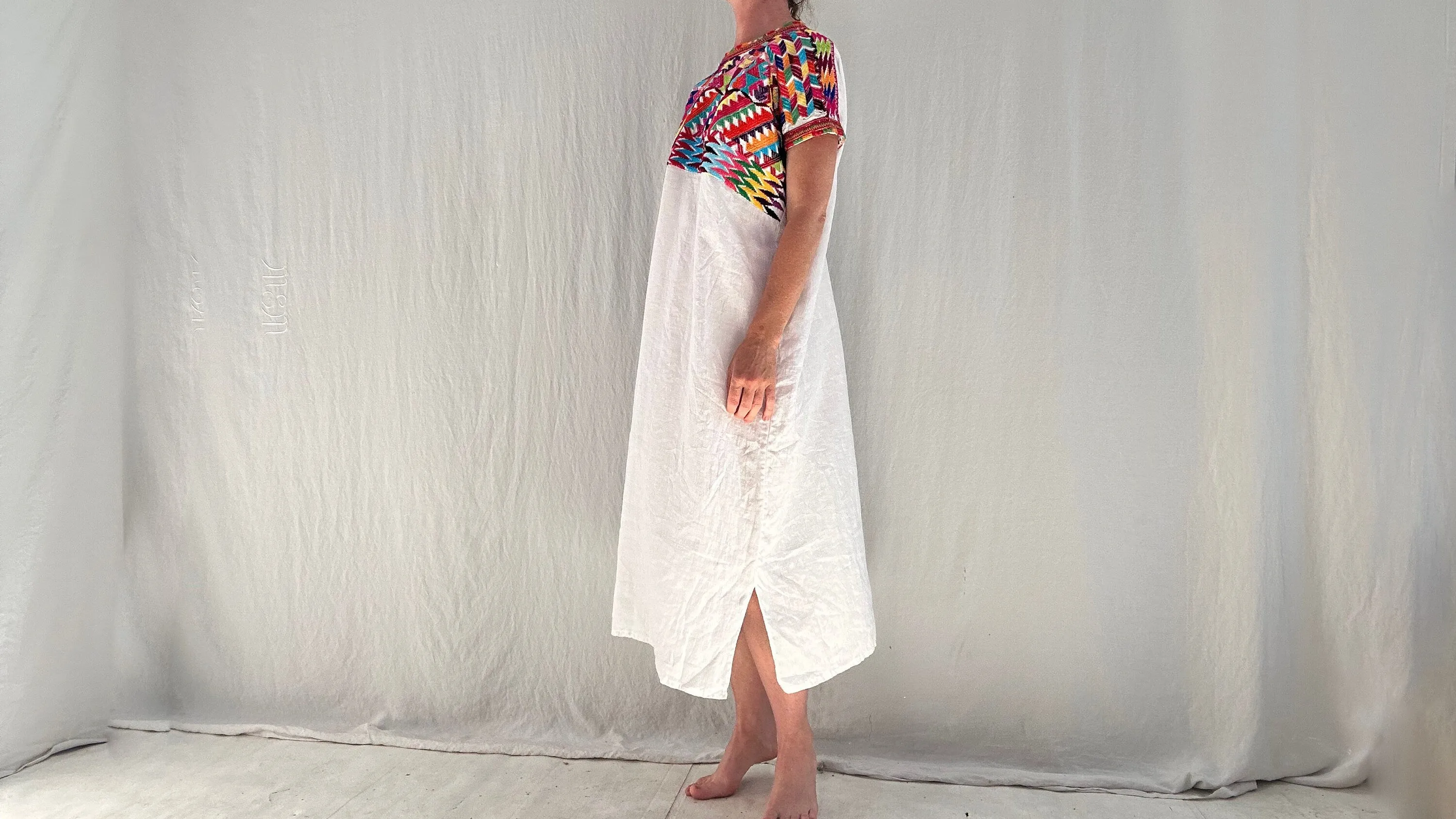 Vintage Guatemalan Huipil Linen Dress. Santa Apolonia. Hand-Woven