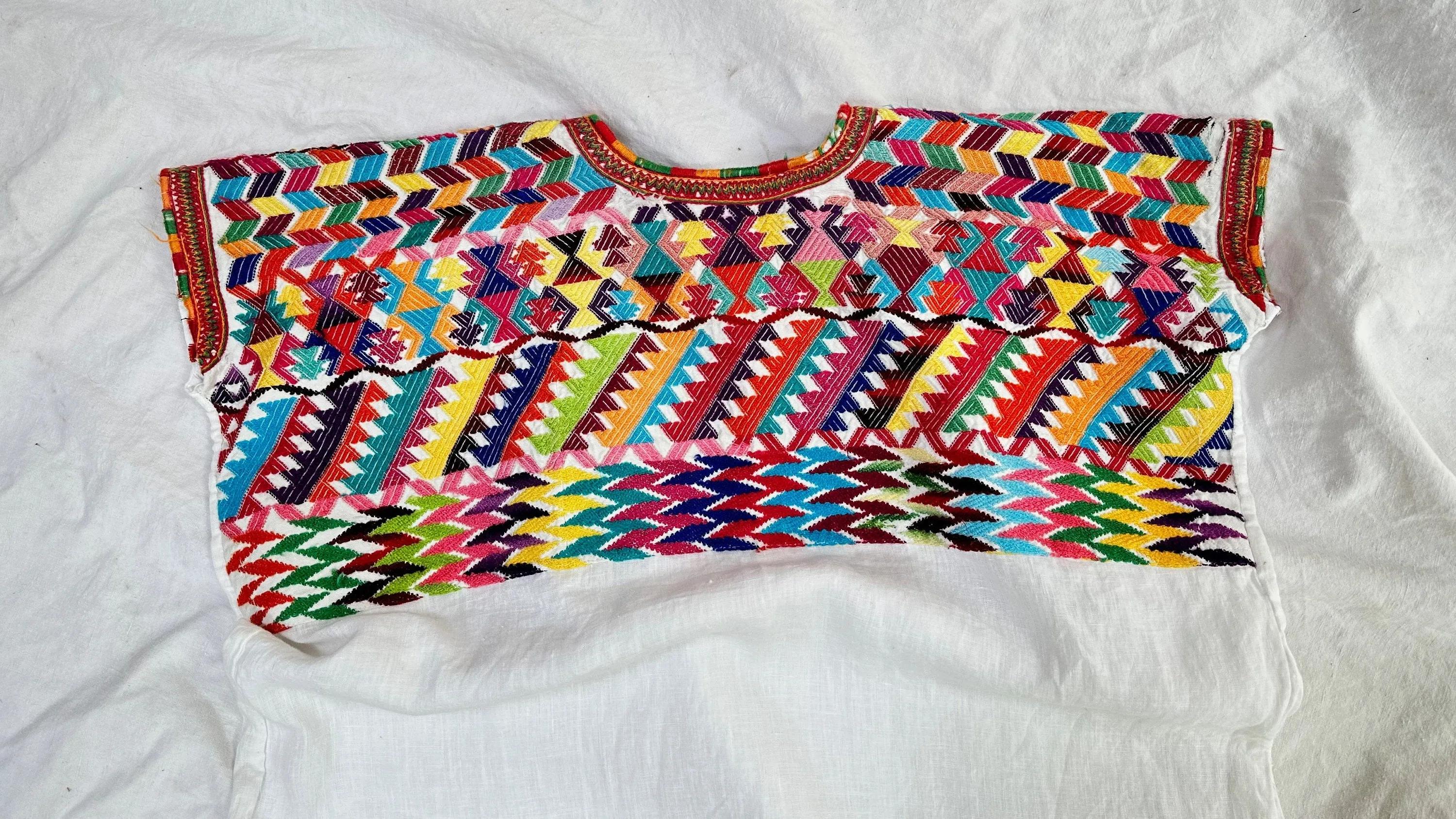 Vintage Guatemalan Huipil Linen Dress. Santa Apolonia. Hand-Woven