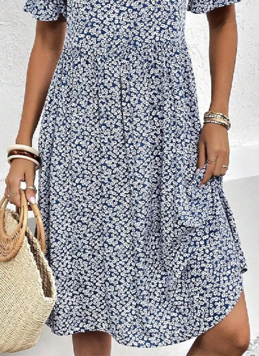 Women's Summer Casual Short Sleeve Mini Dress Ditsy Floral Crewneck Ruffle Hem Dresses 2025 Flowy Travel Vacation Outfit