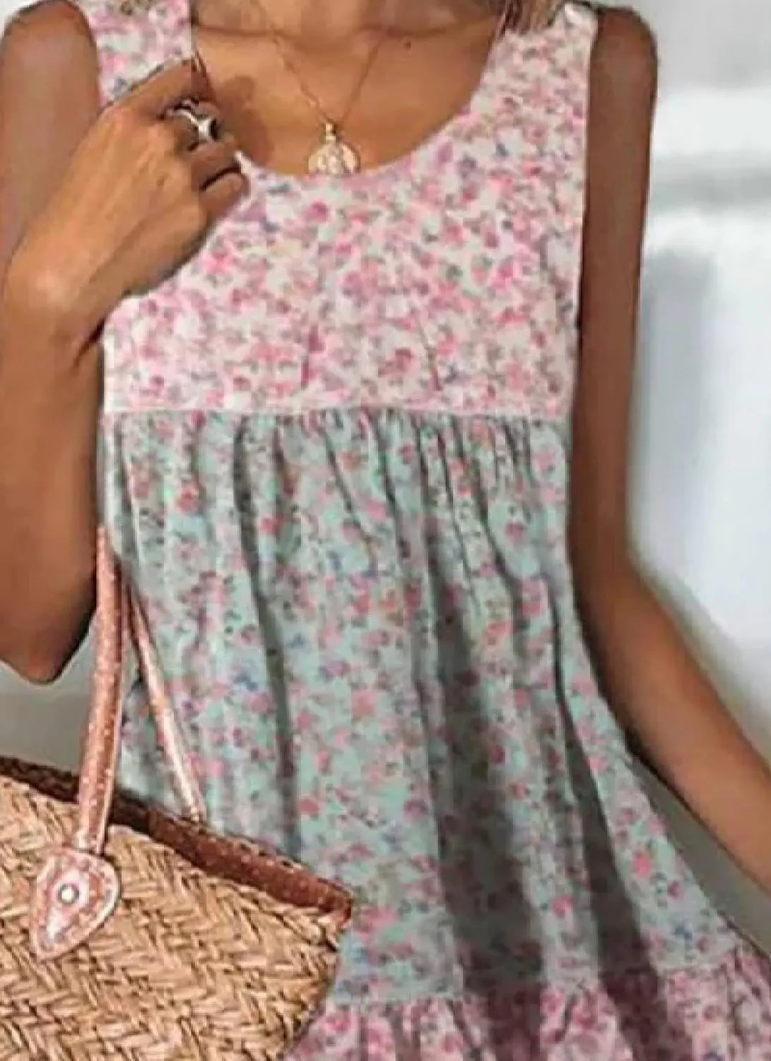 Women's Sweet Floral Print Mini Dress Scoop Neck Sleeveless Tiered Ruffle Hem Casual Daily Dress 2025 Summer Fashion